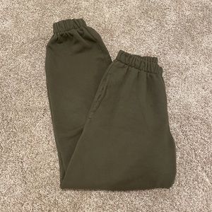 Dark green brandy melville sweatpants brand new